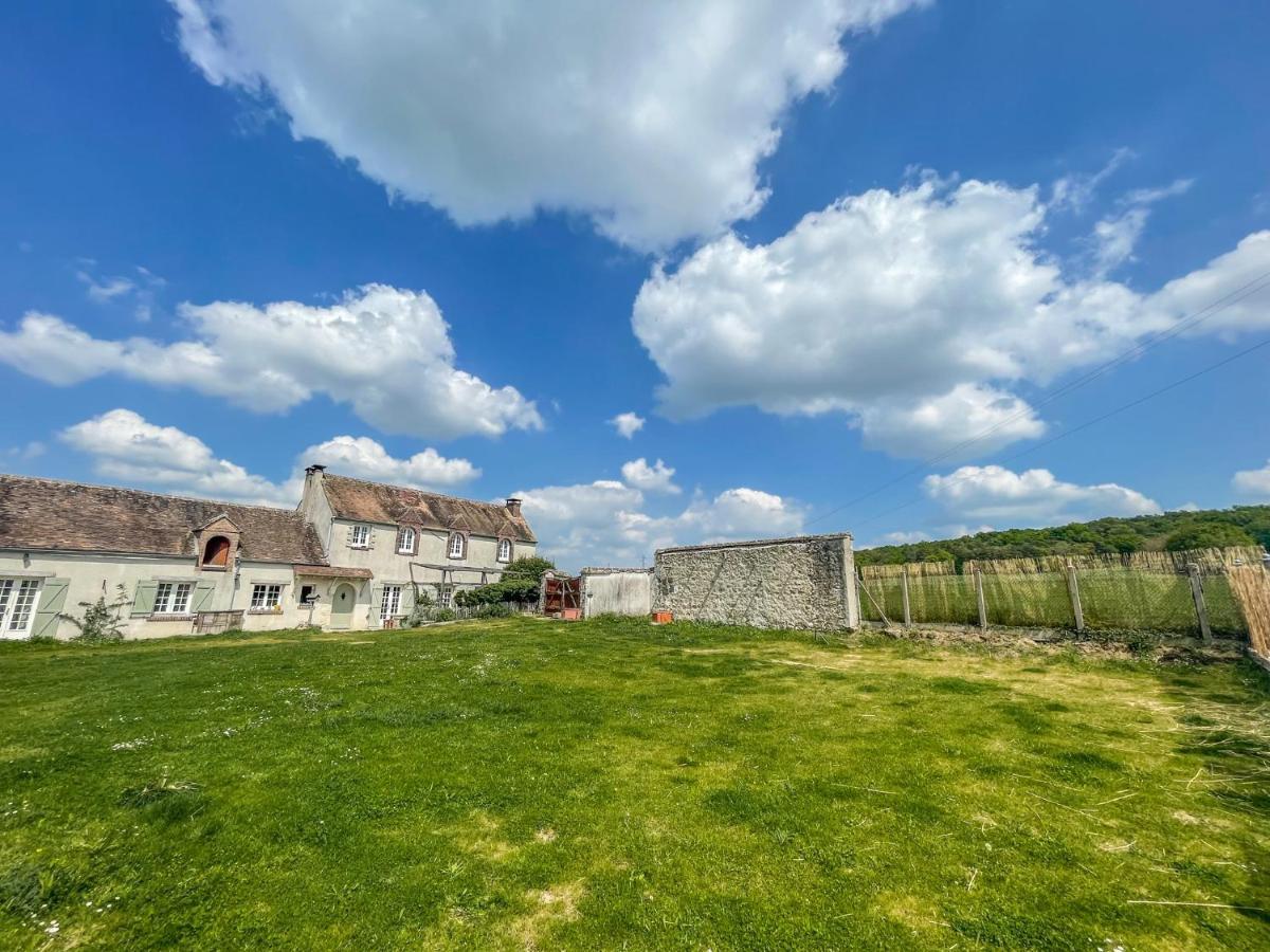 Отель Le Gite De Gaia Villemer  Экстерьер фото