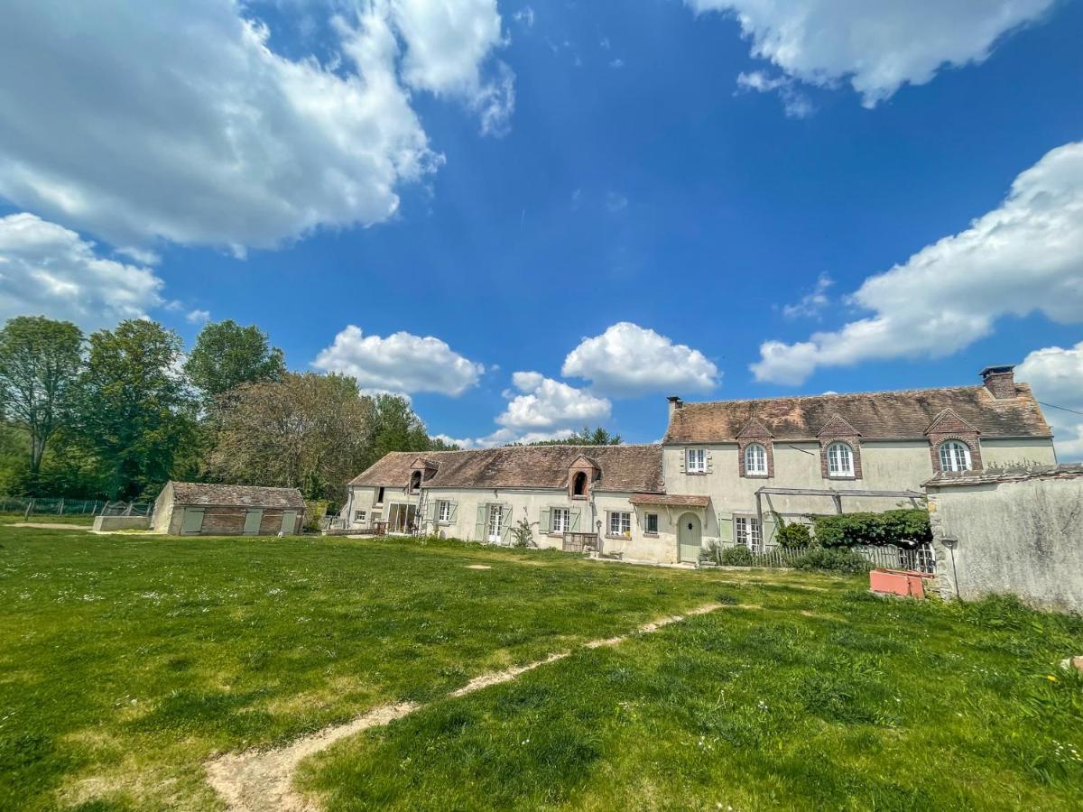 Отель Le Gite De Gaia Villemer  Экстерьер фото
