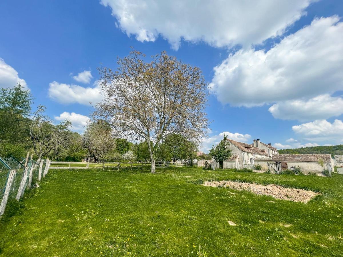 Отель Le Gite De Gaia Villemer  Экстерьер фото